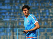 Pelatih Arema FC Anggap Fanatisme Suporter Indonesia Sudah Berlebihan