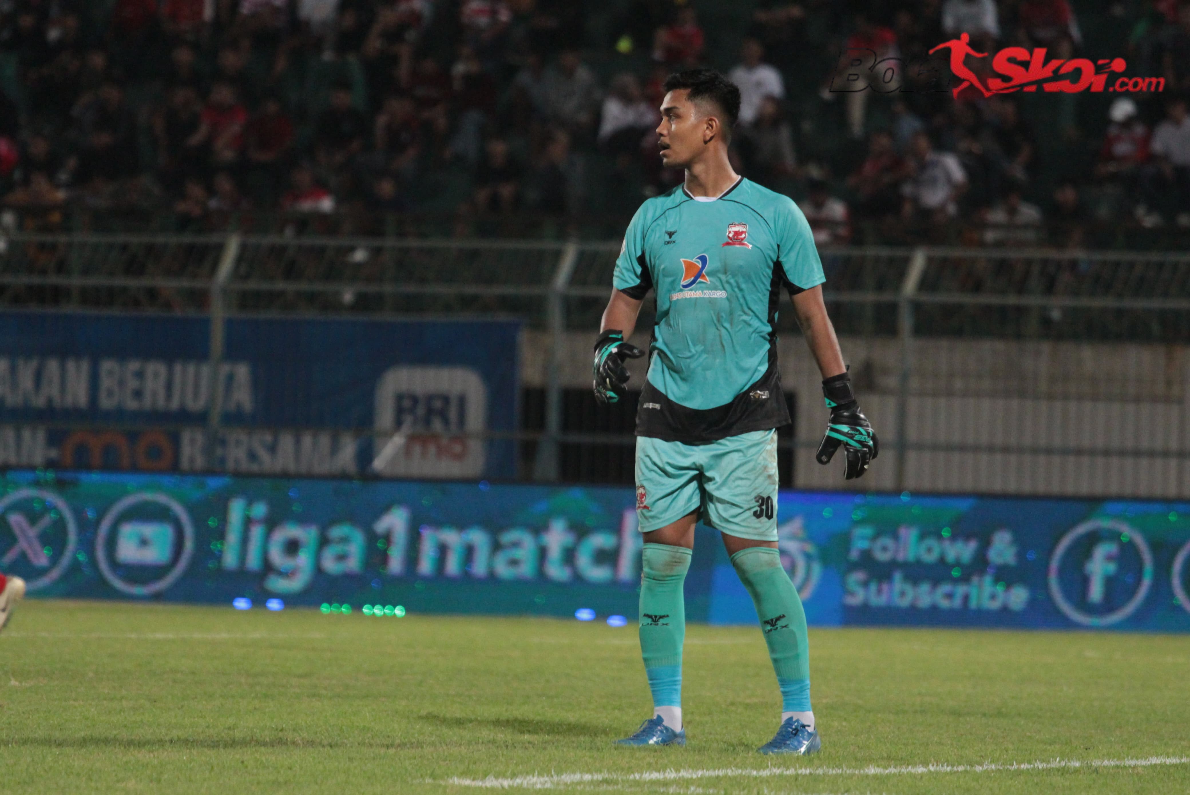 Mantap Gunakan Kiper Lokal, Madura United Pertahankan Miswar Saputra
