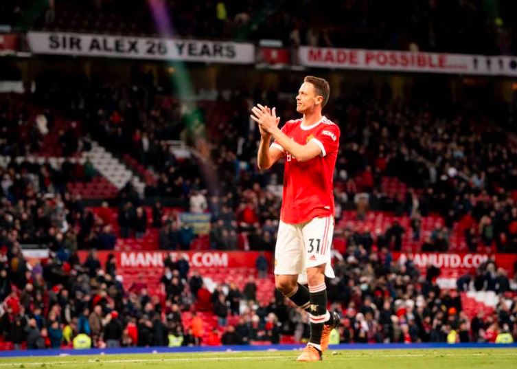 Nemanja Matic Tinggalkan Man United, Perparah Krisis Gelandang