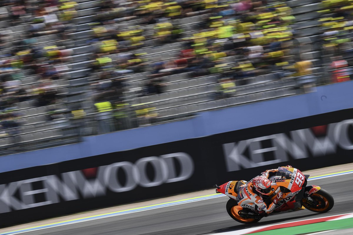 Dovizioso Jadi Tercepat di MotoGP San Marino, Marquez Menangi Duel dari Lorenzo
