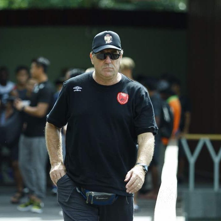 Mundur dari Kursi Pelatih, Robert Rene Alberts Prediksi PSM akan Juarai Liga 1 2019