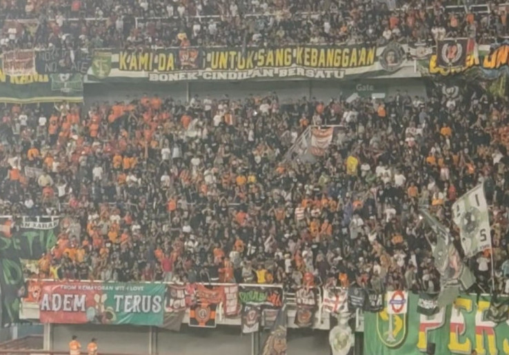 The Jakmania Disambut Hangat Bonek di Surabaya, Rizky Ridho: Persaudaraan Ini Harus Dirawat