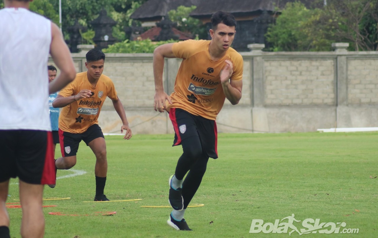 Nadeo Argawinata Resmi ke Bali United