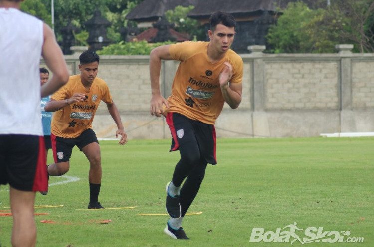 Nadeo Argawinata Resmi ke Bali United