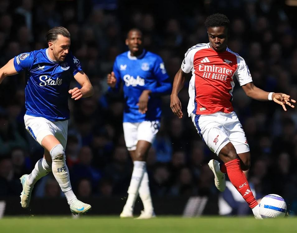 Hasil Premier League: Diwarnai Keputusan Kontroversi Wasit, Arsenal Imbang 1-1 di Markas Everton