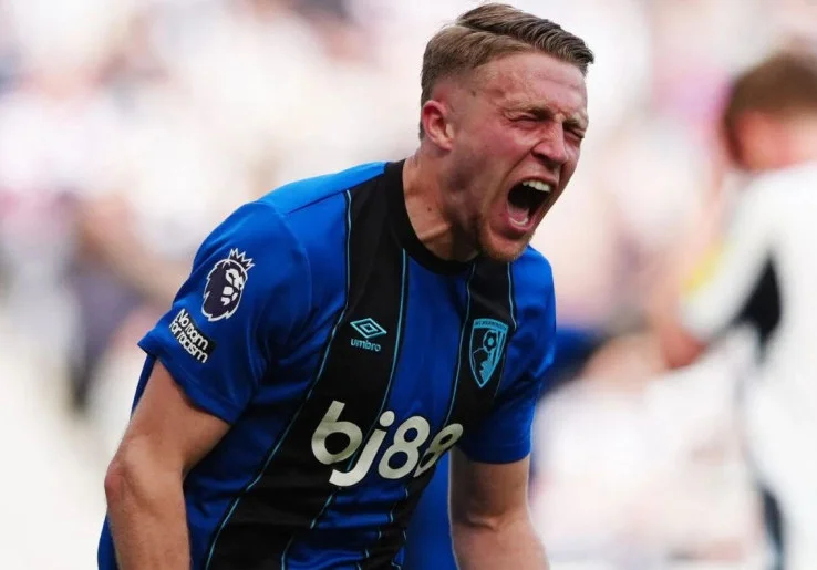 Suksesor Luke Shaw, Manchester United Berburu Full-back Bournemouth pada 2027?