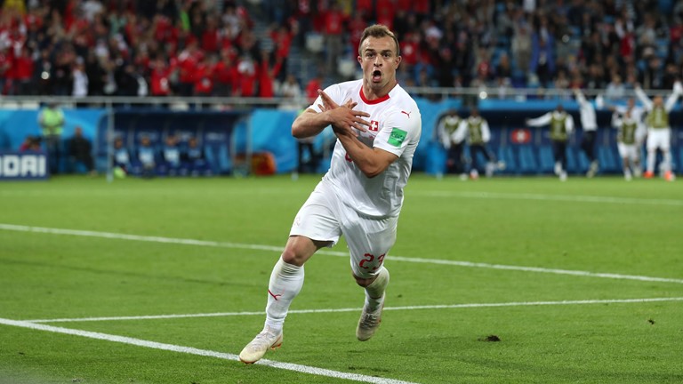 Serbia 1-2 Swiss: Gol Telat Shaqiri Panaskan Persaingan Grup E