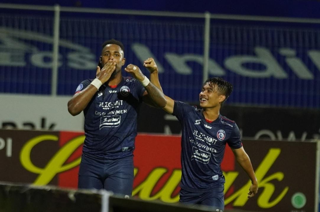 Arema FC Kehilangan Carlos Fortes Kontra Persebaya, Eduardo Almeida Sudah Biasa