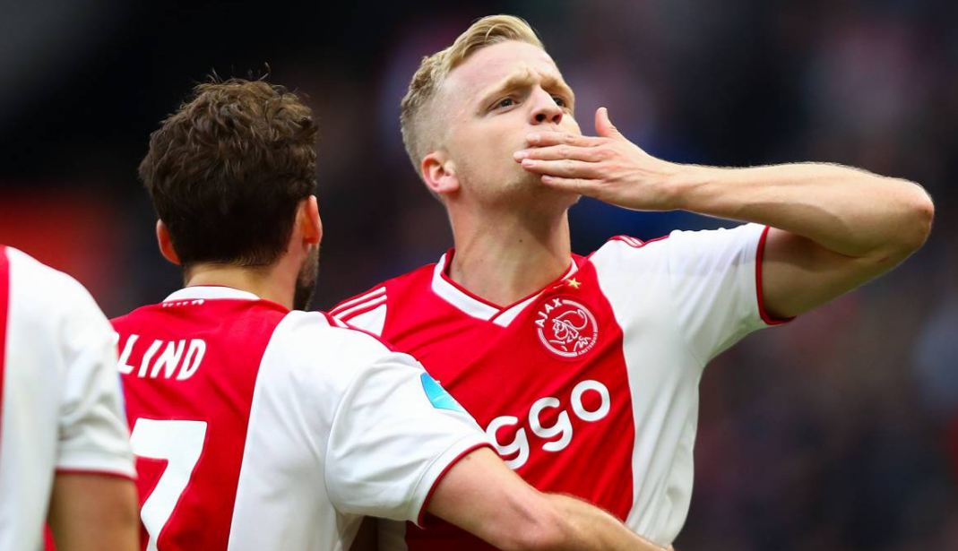 Selain Hakim Ziyech, Chelsea Juga Disarankan Rekrut Van de Beek dari Ajax
