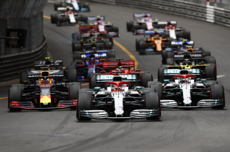 Lewis Hamilton Menang F1 GP Monako dengan Membawa Semangat Mendiang Niki Lauda 