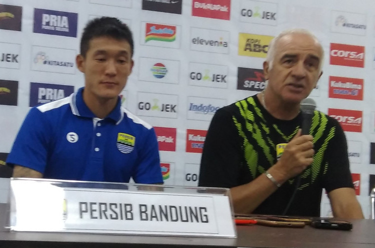 Pelatih Persib Ingin Nikmati Kemenangan atas Borneo FC Sebelum Fokus Hadapi Persija