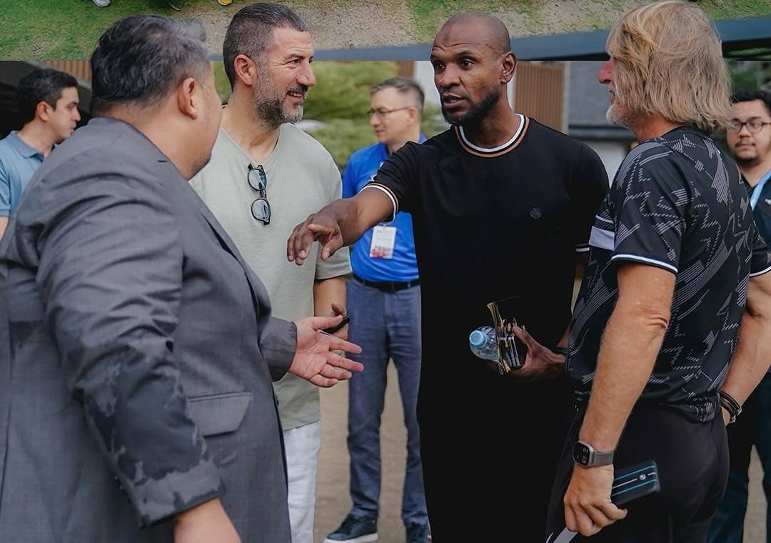 Mantan Bek Barcelona Eric Abidal Terkesan dengan Fasilitas di Dewa United Sports Center