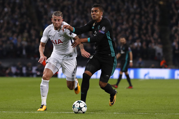 Selain Bonucci, Manchester United Incar Bek Tengah Tottenham