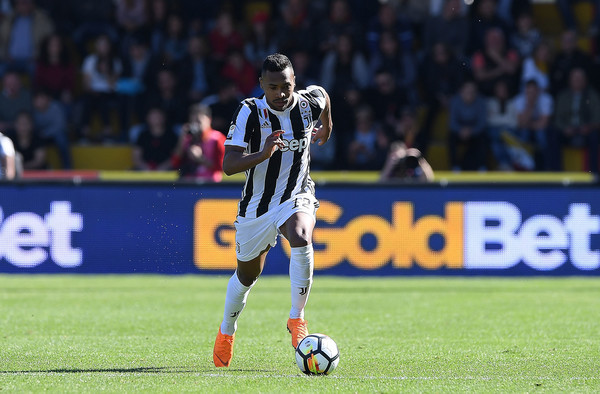 Ingin Jadi Bagian Sejarah Juventus, Alex Sandro Perpanjang Kontrak