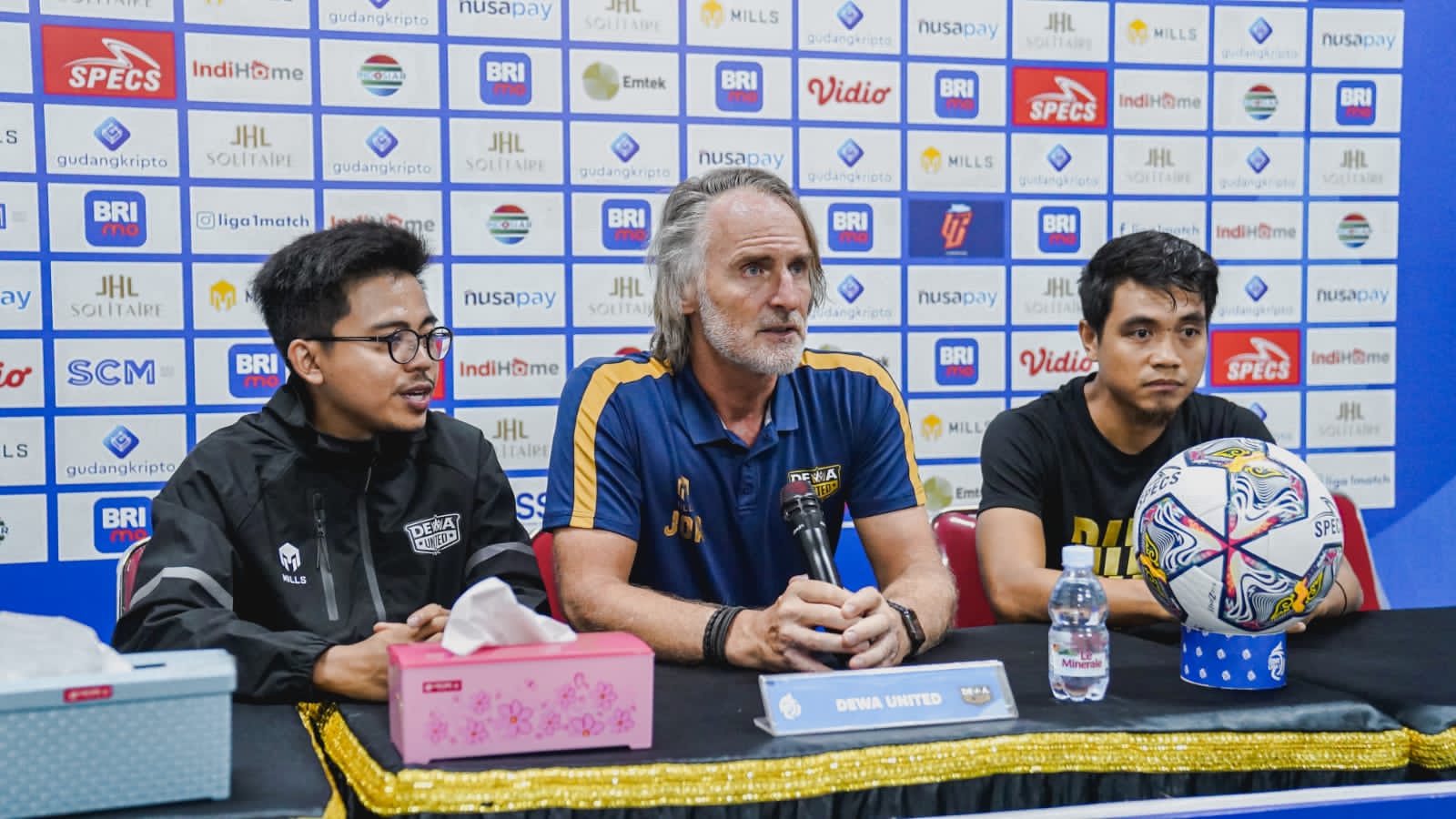 Jan Olde Riekerink Percaya Pemain Dewa United FC Dapat Atasi Persis