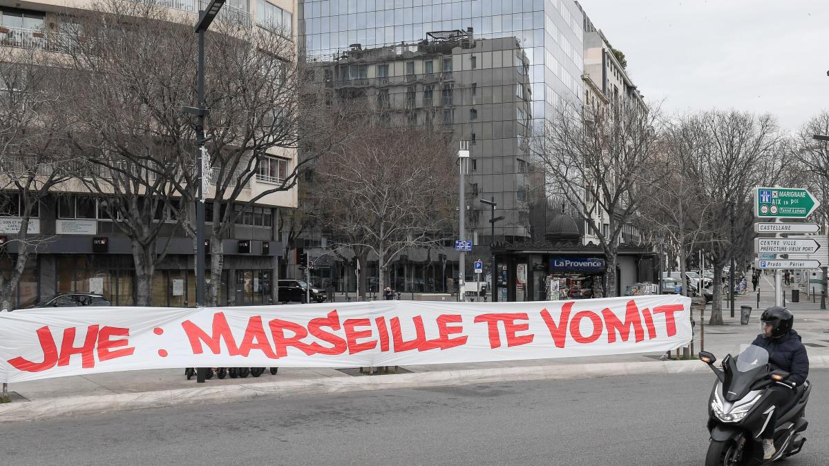 Suporter Berulah, Laga Marseille Kontra Rennes Terpaksa Ditunda