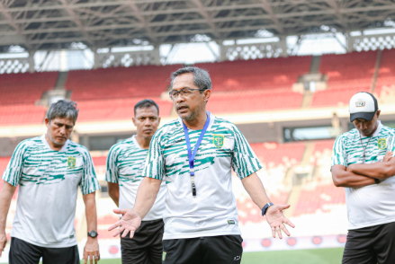 Aji Santoso Bantah Persebaya Tidak Konsisten