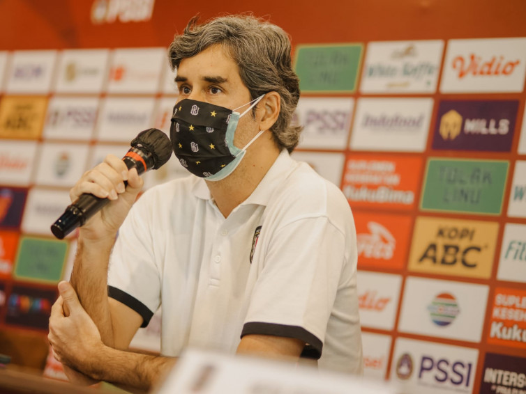 Reaksi Stefano Cugurra Setelah Dua Pelatih Tinggalkan Klub Liga 1