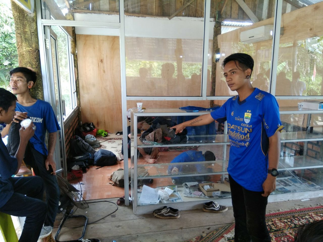 Terjadi Penyerangan Posko Viking Menyusul Partai Sriwijaya FC Vs Persib
