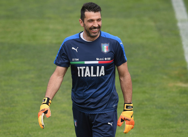 Gianluigi Buffon Kembali Pensiun dari Timnas Italia