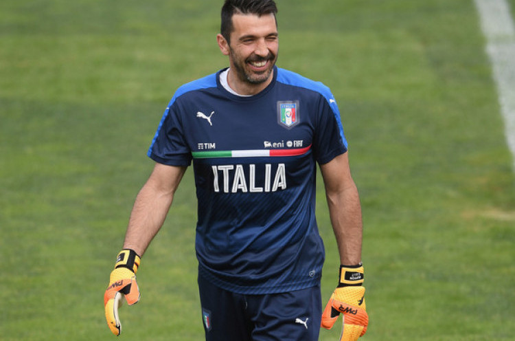 Gianluigi Buffon Kembali Pensiun dari Timnas Italia