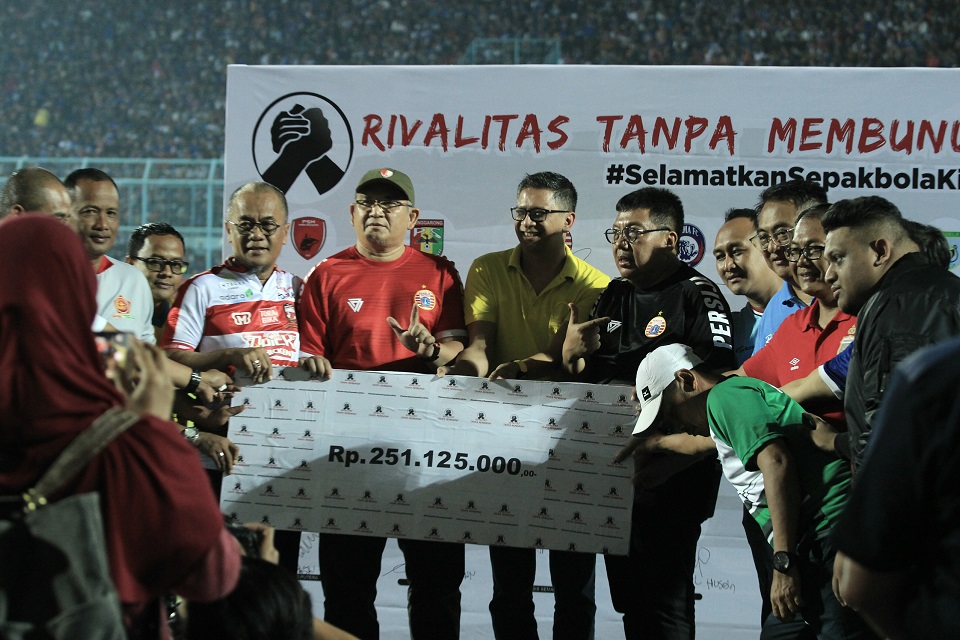 Hasil Tiket Laga Amal Arema FC Vs Madura United Diberikan ke Keluarga Almarhum Haringga Sirila dan Bencana Palu