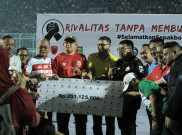 Hasil Tiket Laga Amal Arema FC Vs Madura United Diberikan ke Keluarga Almarhum Haringga Sirila dan Bencana Palu