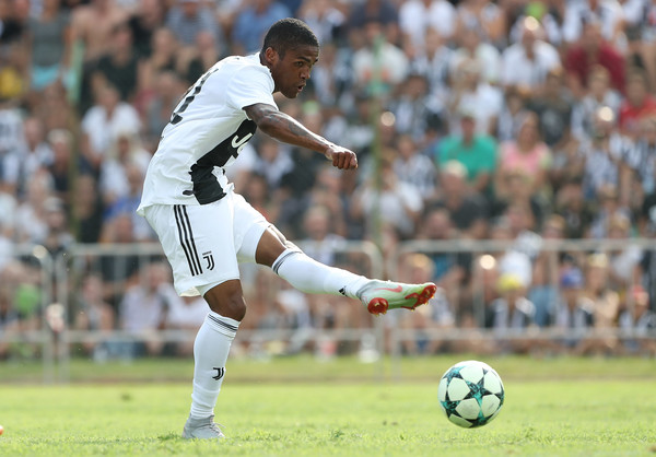 Juventus Tak Akan Banding soal Hukuman Douglas Costa, tetapi...