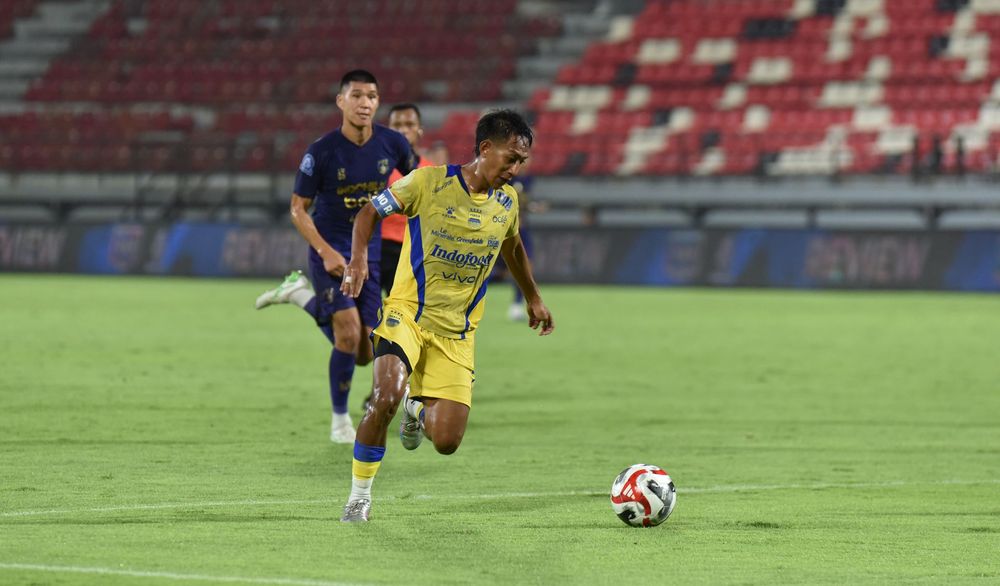 Persib Bandung Memang Layak Kalah di Tangan Persita