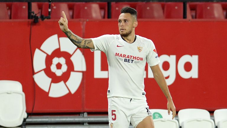 Aksi Heroik Lucas Ocampos: Cetak Gol, Jadi Kiper, dan Buat Penyelamatan Gemilang