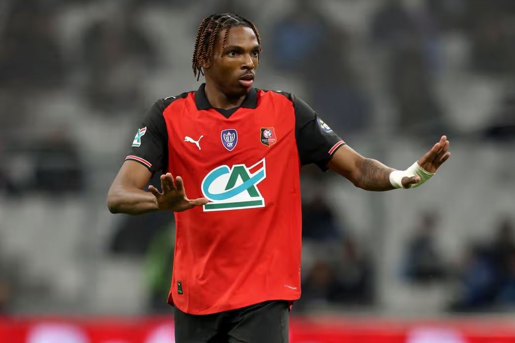 Arne Slot Konfirmasi, Jeremy Jacquet sebagai Suksesor Virgil van Dijk di Liverpool