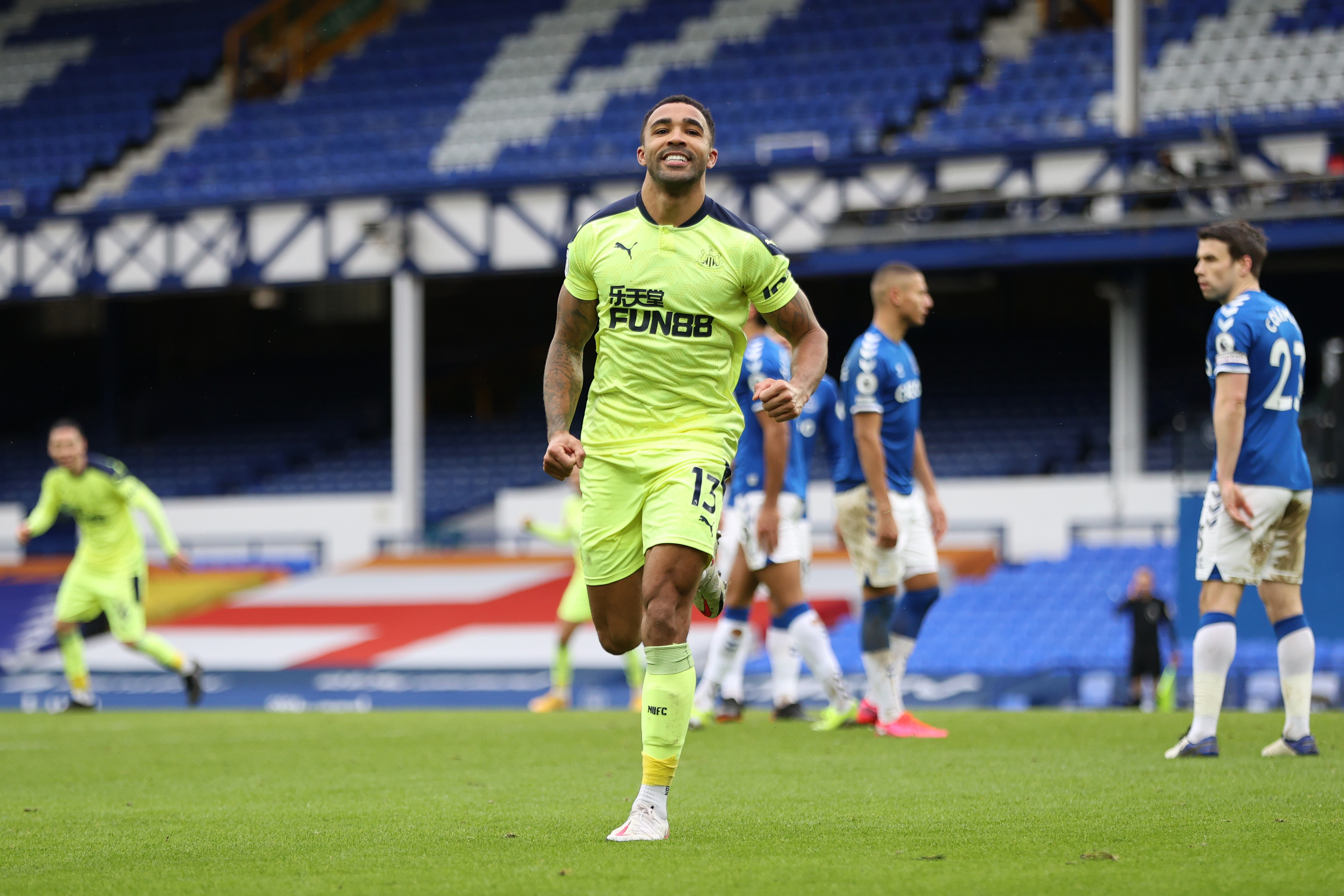 Everton 0-2 Newcastle United: The Magpies Bangkit di Goodison Park