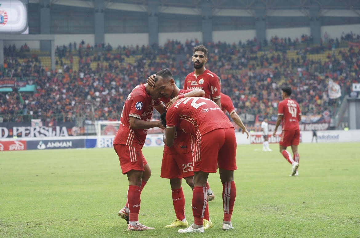 Persija dan Persib Kejar-kejaran di Puncak Klasemen, Thomas Doll Tak Peduli