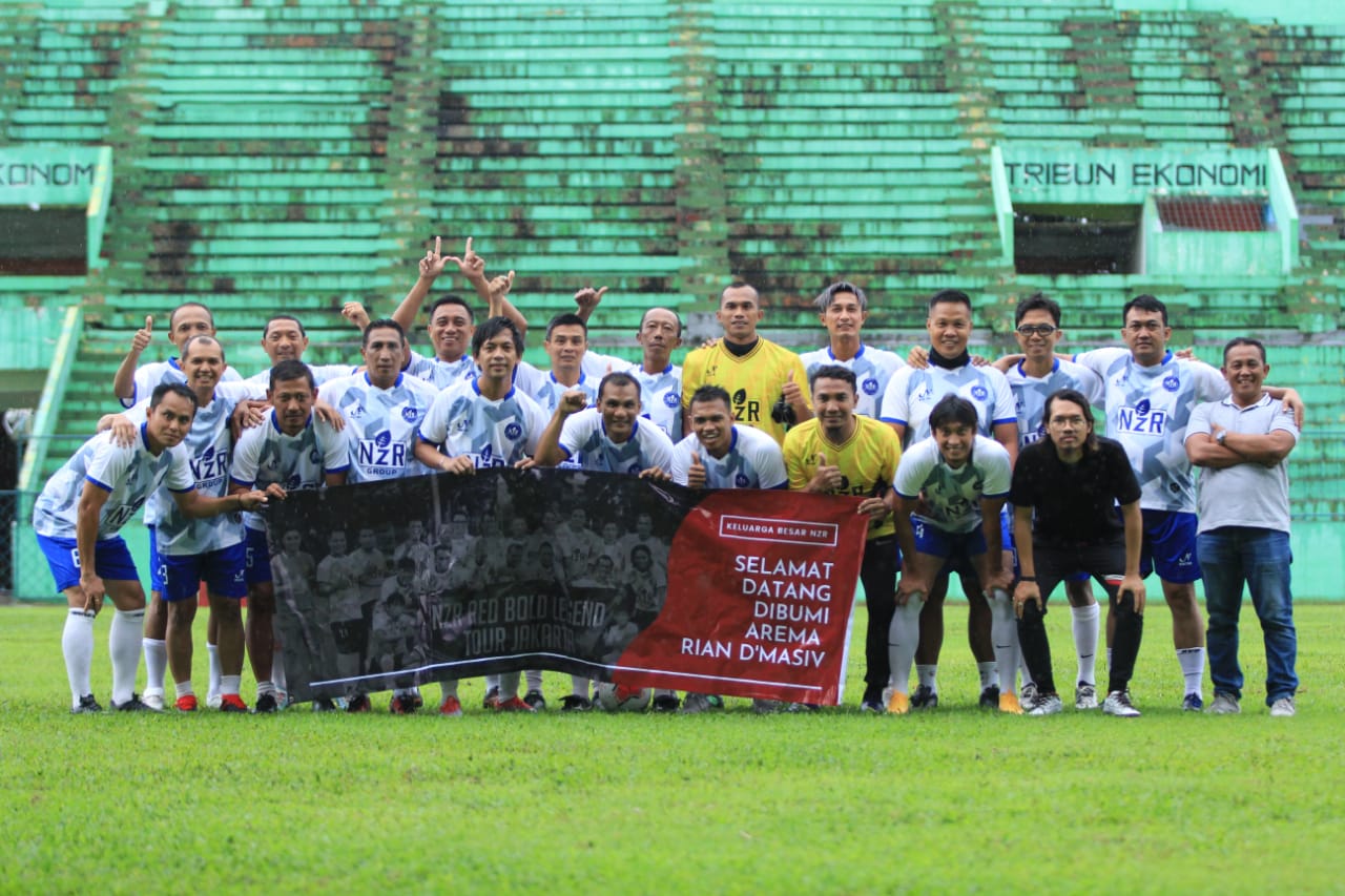 Hujan Gol Warnai Laga Arema Legend Vs Persebaya Legend