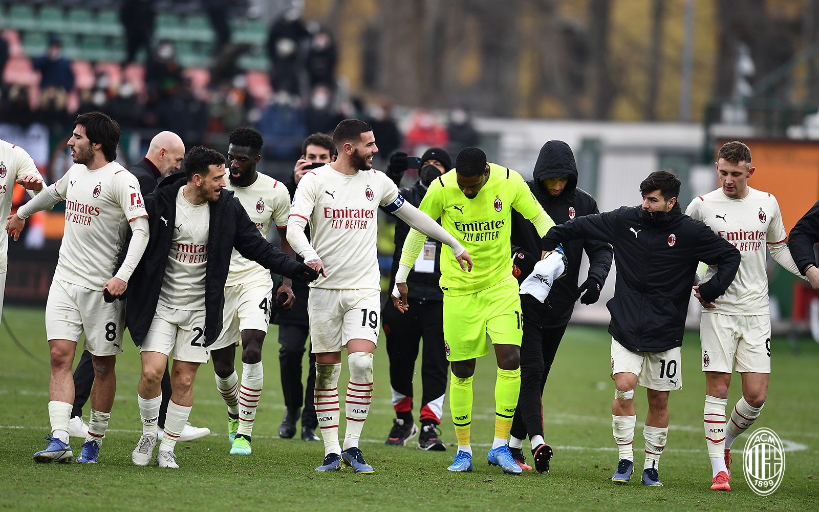 Deretan Fakta Usai Milan Gulung Venezia: Ibrahimovic dan Hernandez Gemilang