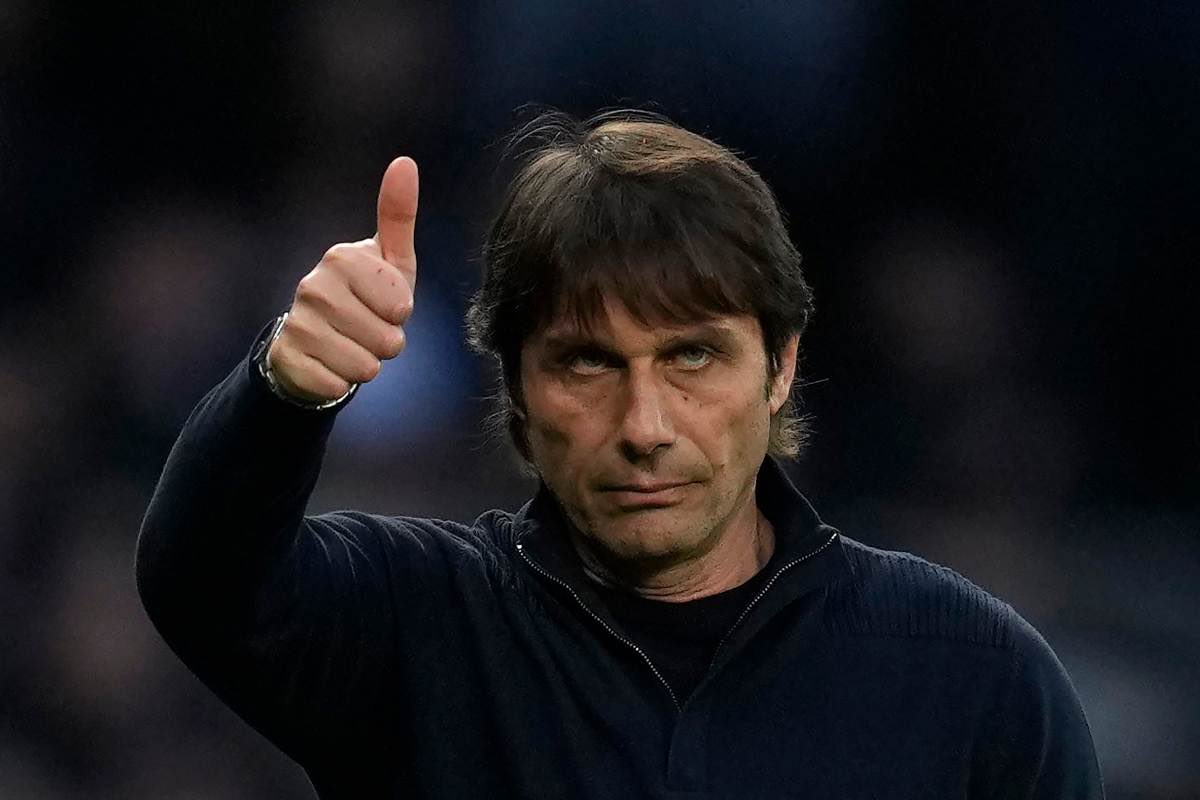 Napoli Gagal Merayu Antonio Conte untuk Bergabung