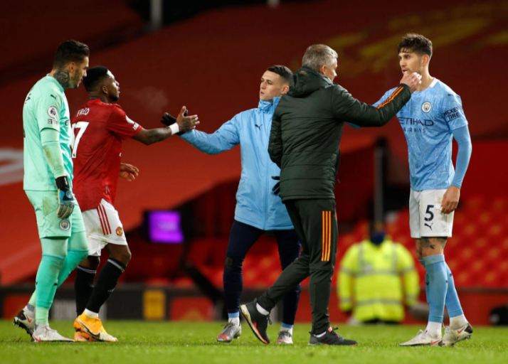 Legenda MU Bingung dengan Keakraban Para Pemain di Derby Manchester