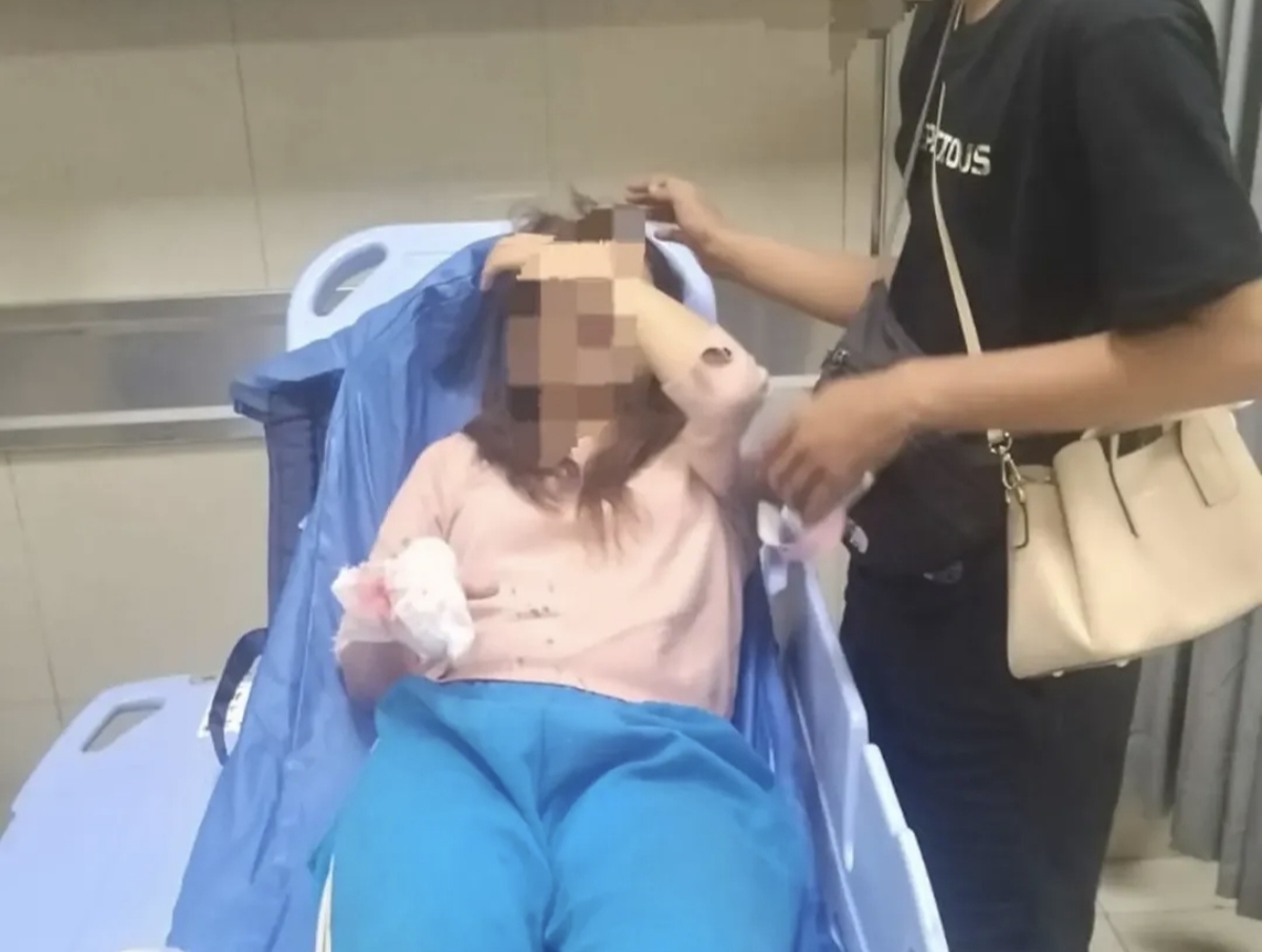 The Jakmania Diserang di Tol Palikanci, Anggota Perempuan Jadi Korban