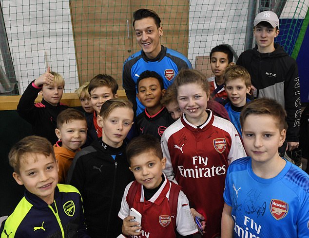Arsenal Rayakan Natal dengan 150 Anak-anak