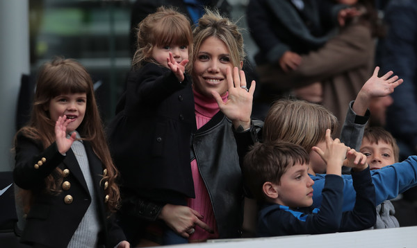 Wanda Nara Semringah Inter Milan Puncaki Klasemen Serie A