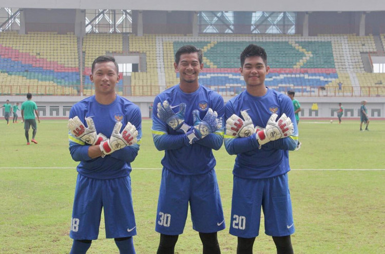 Bekal Kiper Timnas Indonesia U-22 di Kamboja: Al-Quran dan Peralatan Solat