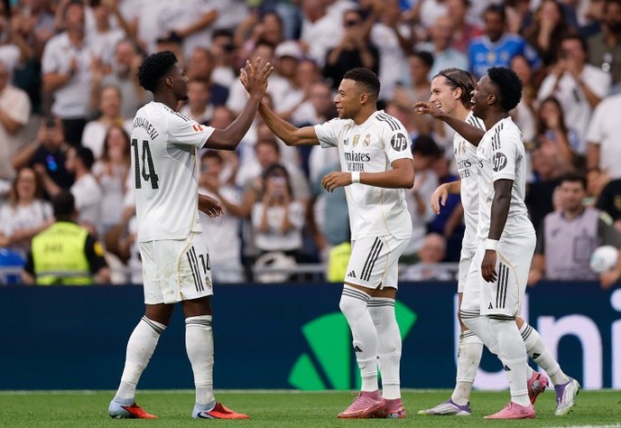 Klasemen Sementara LaLiga: Real Madrid Belum Terbendung, Barcelona Membuntuti