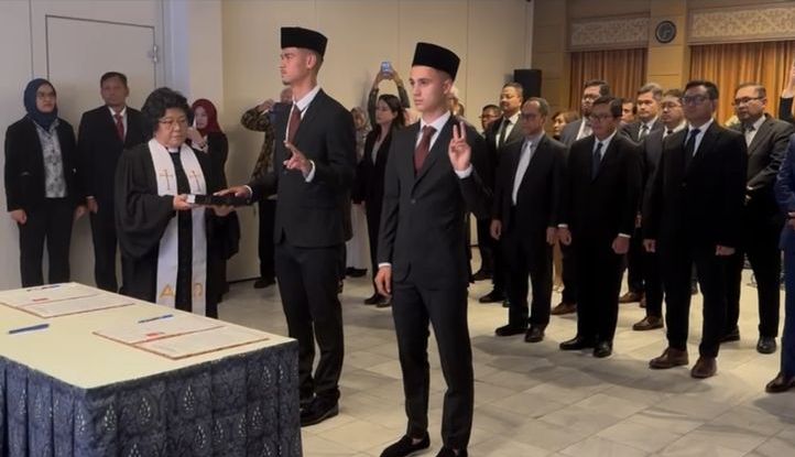 Sah! Mees Hilgers Dan Eliano Reijnders Resmi WNI, Siap Perkuat Timnas ...