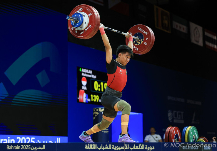Angkat Besi Sumbang Medali Emas Kedua Untuk Tim Indonesia di AYG 2025