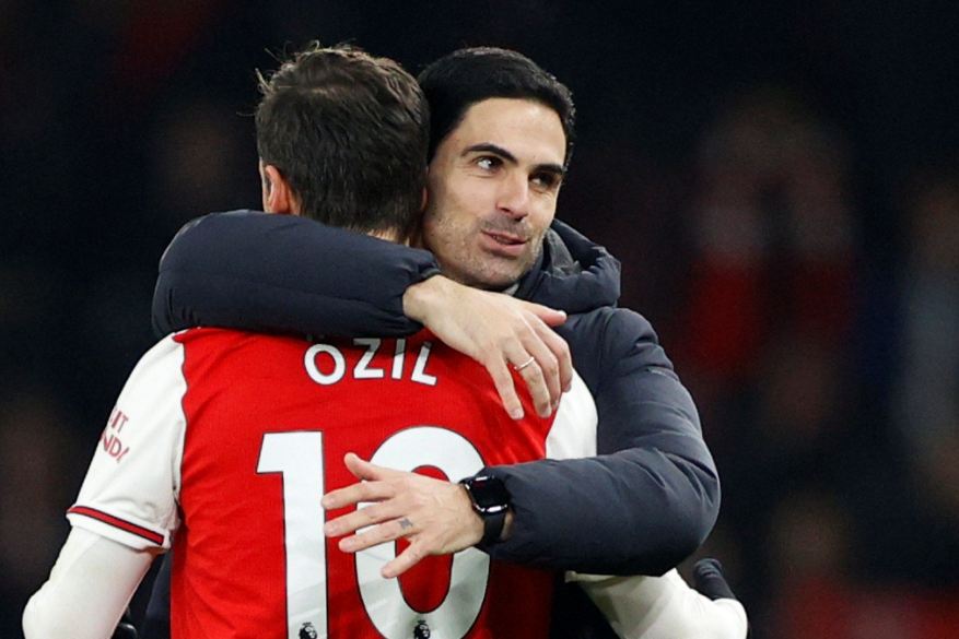 Kukuh dengan Keputusannya, Arteta Akui Sudah Beri Banyak Kans Ozil Unjuk Gigi di Arsenal
