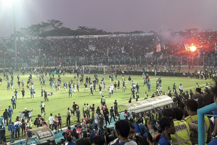 Arema FC Bersikap Tegas atas Pelanggaran Aremania yang Terjadi Berulang Kali