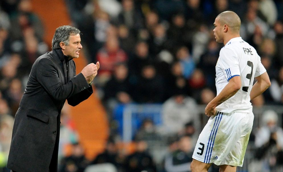5 Momen Ketika Jose Mourinho Menyerang Pemain di Klubnya