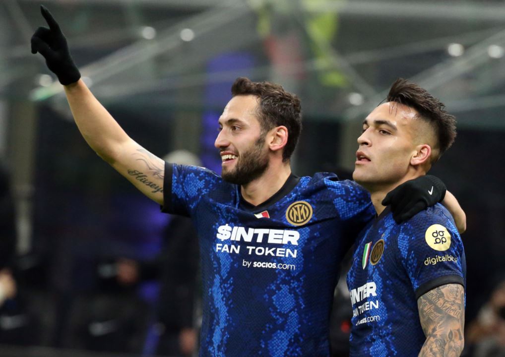 Perpecahan Internal Inter Milan Berlanjut, Hakan Calhanoglu Sindir Balik Lautaro Martinez