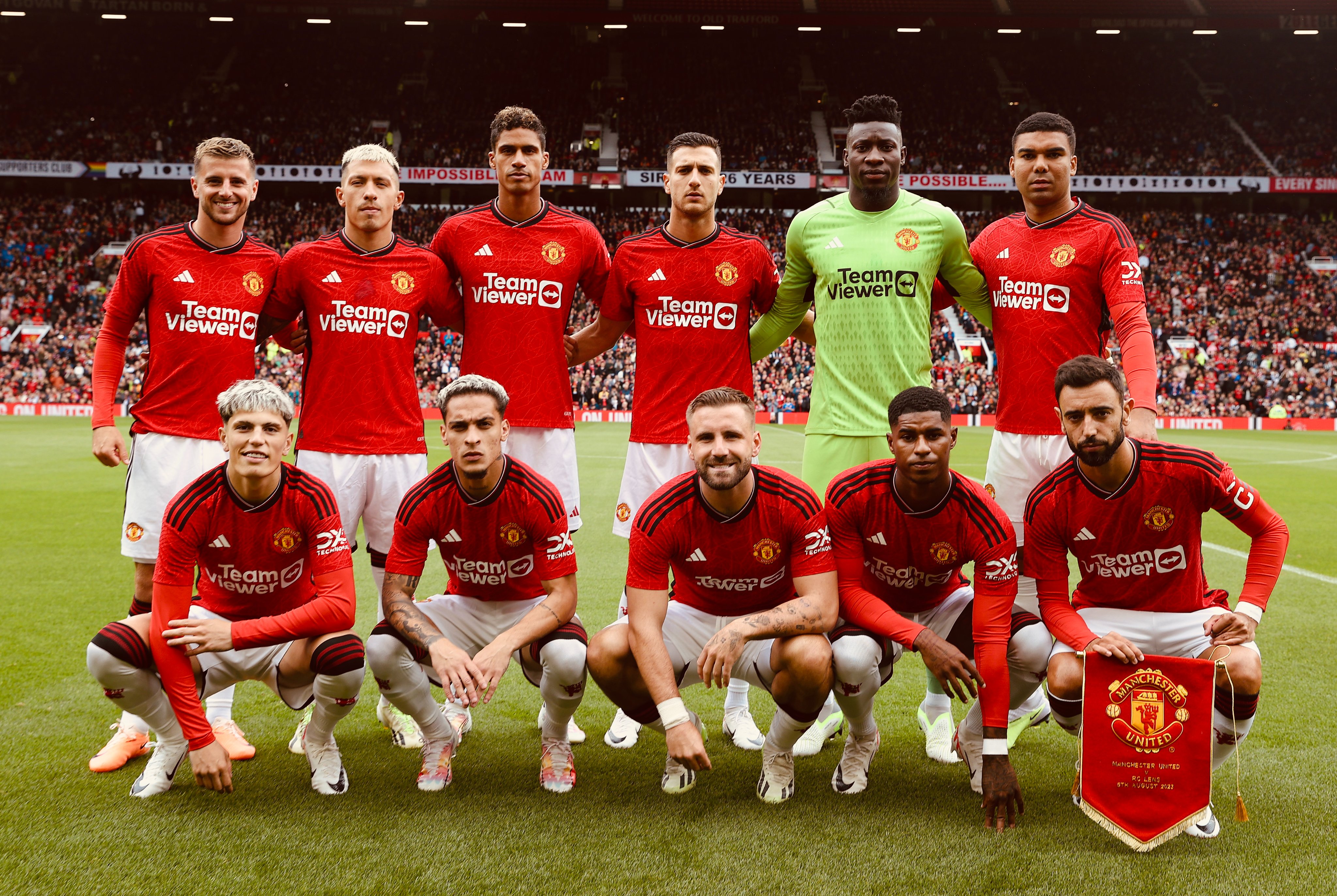 Sebelum Bola Ditendang, Berbatov Ramal Manchester United Juara Premier League Musim Ini