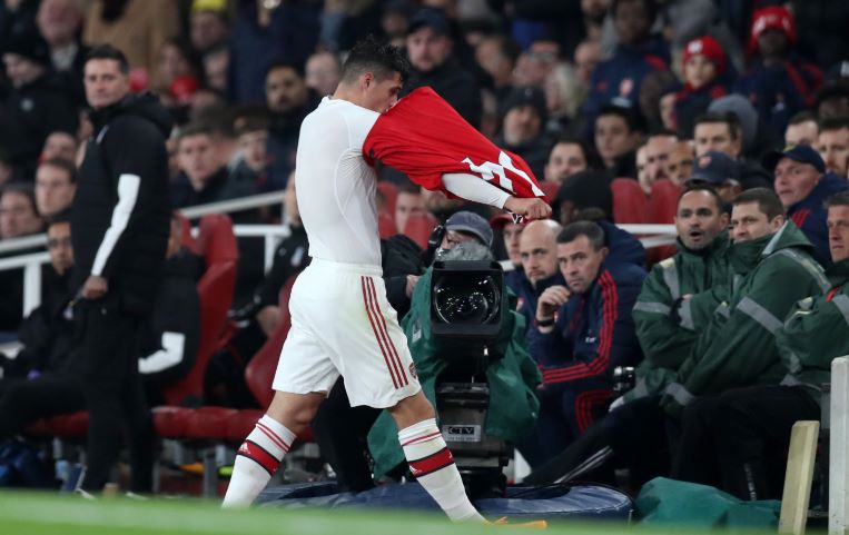 Angkat Bicara, Granit Xhaka Minta Maaf atas Sikapnya kepada Fans di Emirates Stadium